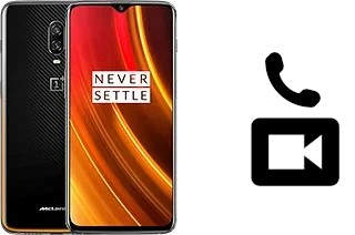 Passez des appels vidéo avec un OnePlus 6T McLaren